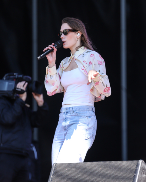 Anna of the North-10