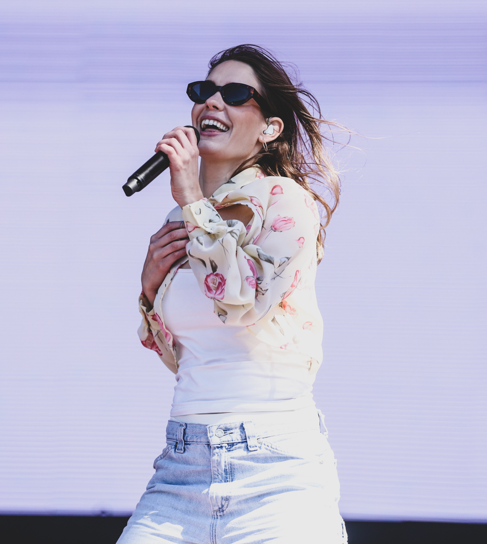 Anna of the North-12