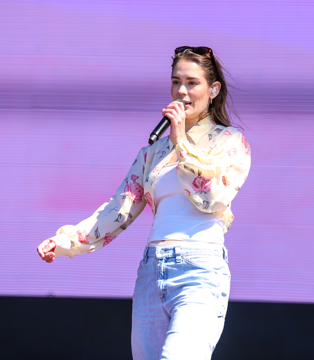 Anna of the North-23