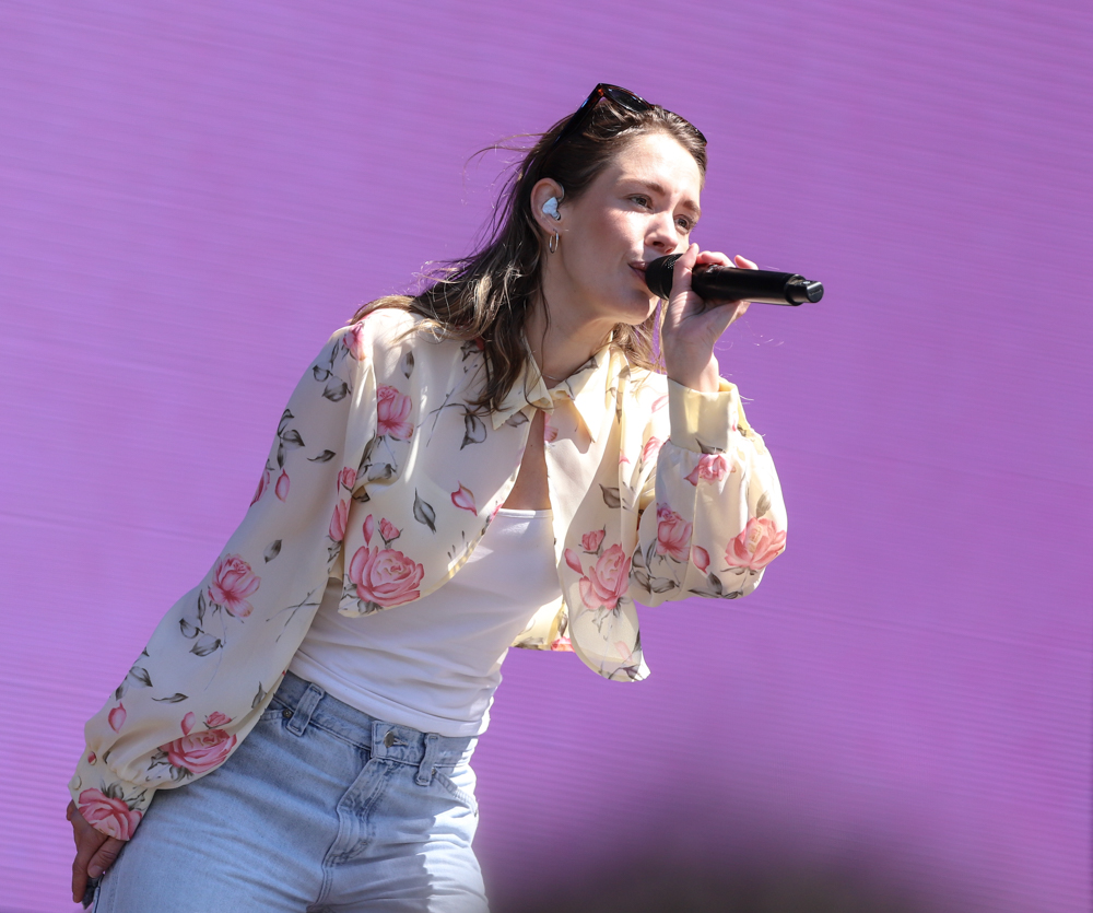 Anna of the North-27