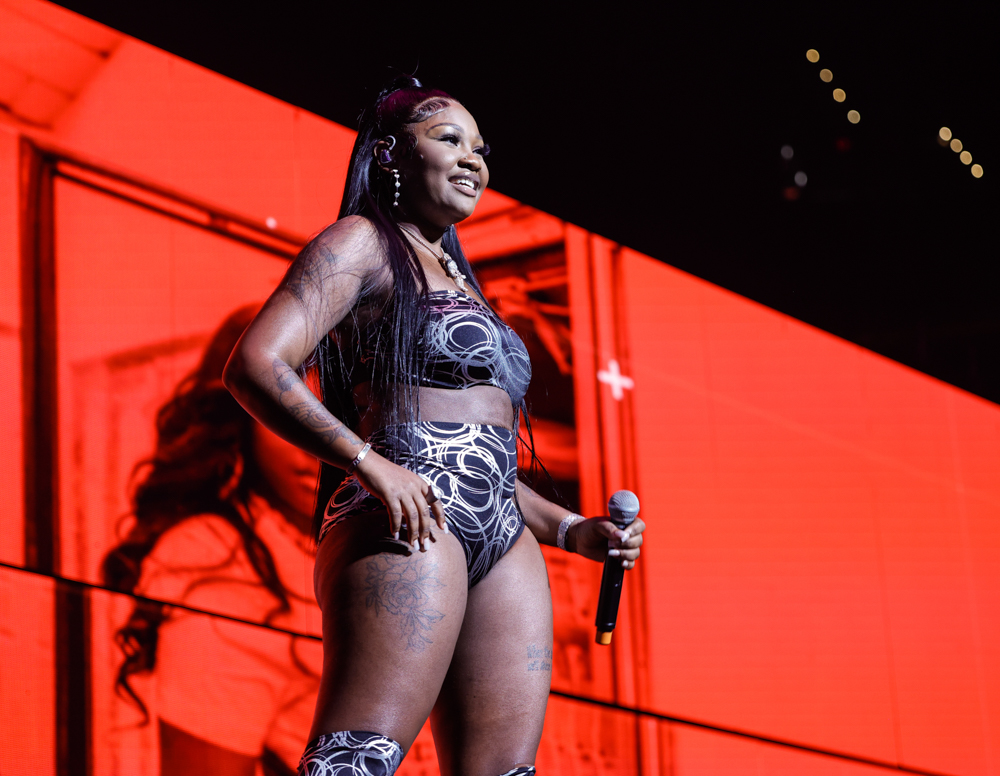 GlossUp_CapOneArena-2