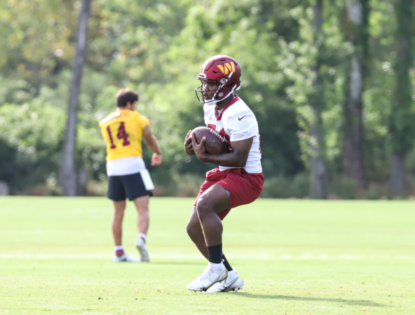 WR Jequez Ezzard (84) before practice at the Commanders trainin