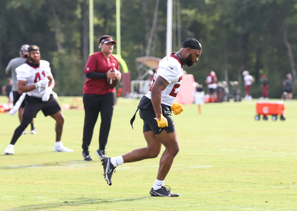 RB J.D McKissic (23) before practice at the Commanders training