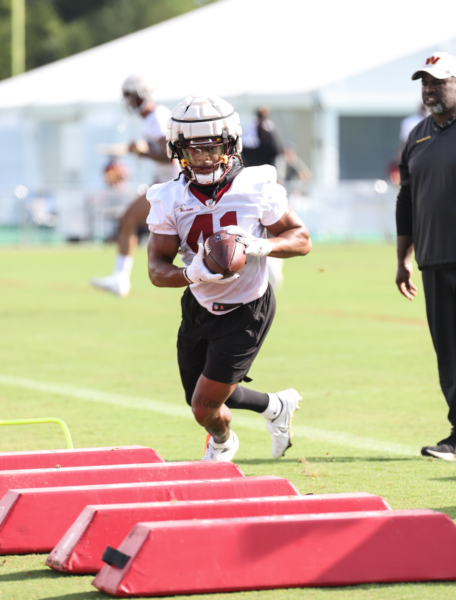 RB Jonathan Williams (41) running the ball at the Commanders tra