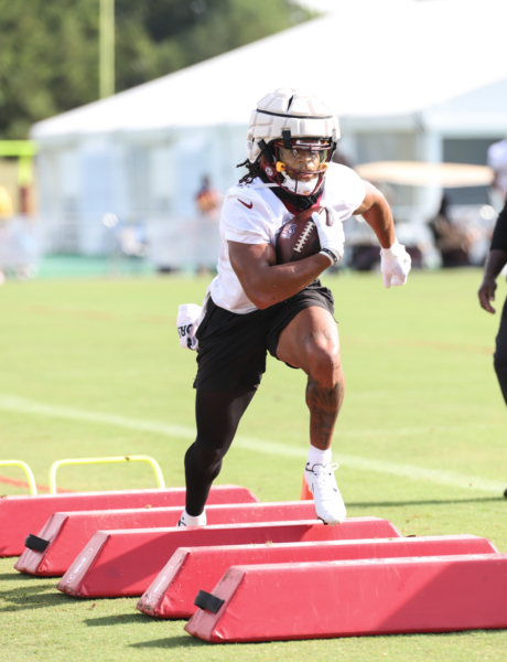 RB Jonathan Williams (41) running the ball at the Commanders tra