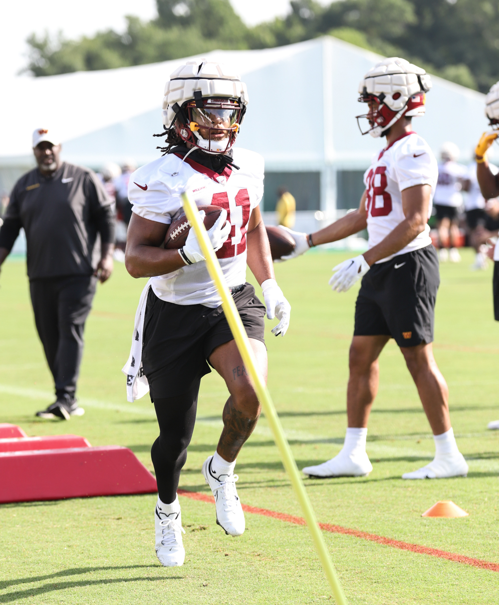 RB Jonathan Williams (41) running the ball at the Commanders tra
