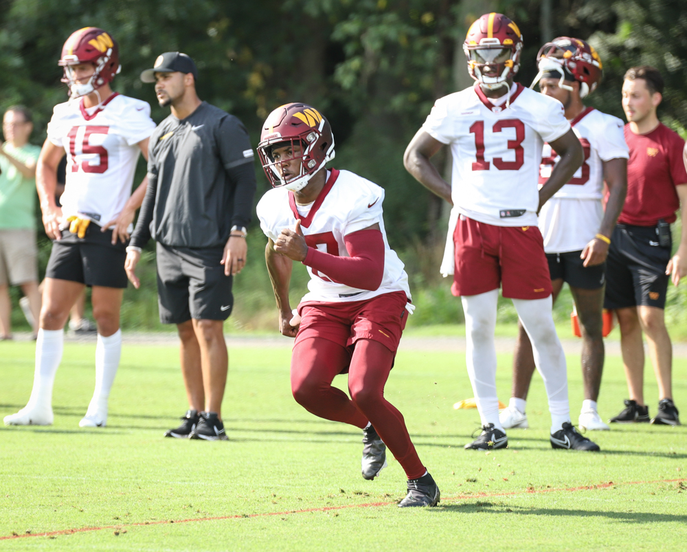 WR Terry McLaurin (17) making a running play on the field at the