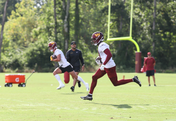 WR Terry McLaurin (17) makes the catch, runs with the ball at t