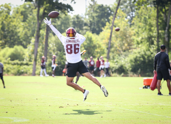 WR Alex Erickson (86) leaps to make an attempt to catch the pass