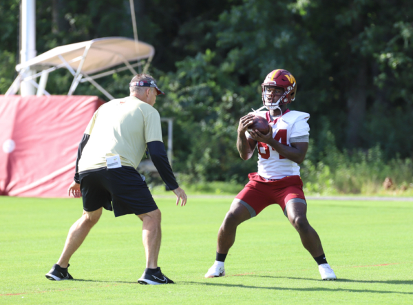 Washington Commanders Wide Reciever Jequez Ezzard (84) praciting
