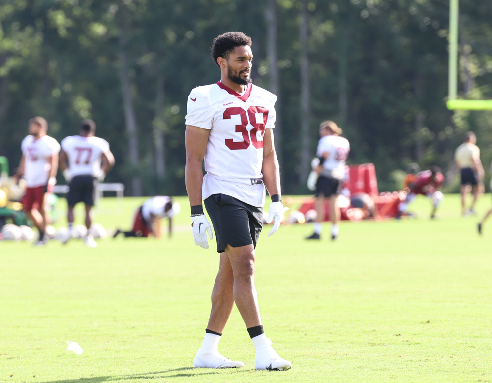 Washington Commanders Running Back Reggie Bonnafon (38) walking