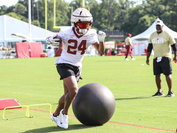 Washington Commanders Running Back Antonio Gibson (24) running t
