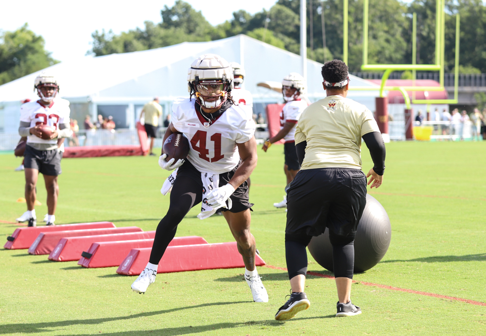 Washington Commanders Running Back Jonathan Williams (41) runnin