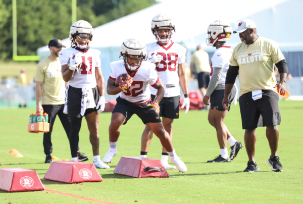 Washington Commanders Running Back Jaret Patterson (32) running