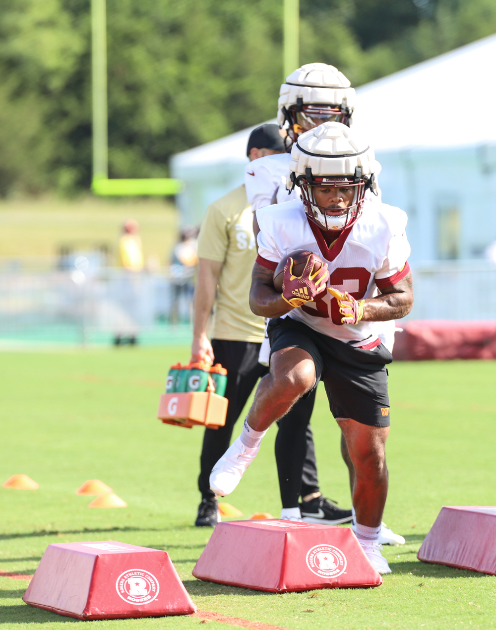 Washington Commanders Running Back Jaret Patterson (32) running
