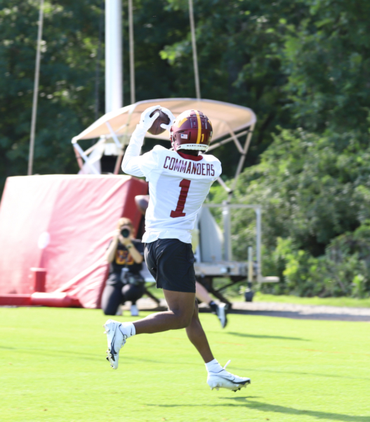 Washington Commanders Wide Reciever Jahan Dotson (1) makes a cat