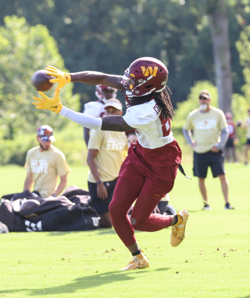 Washington Commanders Wide Reciever Cam Sims (89) makes a catch